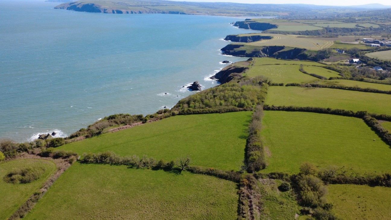 Cwm-Yr-Eglwys, Dinas Cross, SA42
