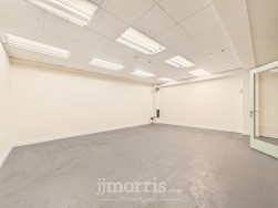 Pendre, Canolfan Teifi Pendre, SA43