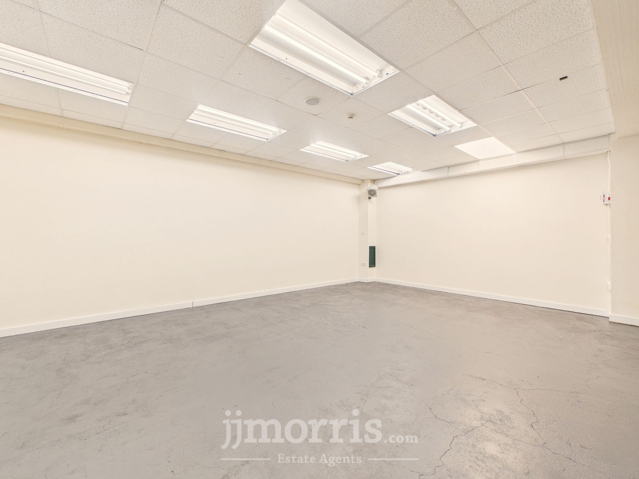 Pendre, Canolfan Teifi Pendre, SA43