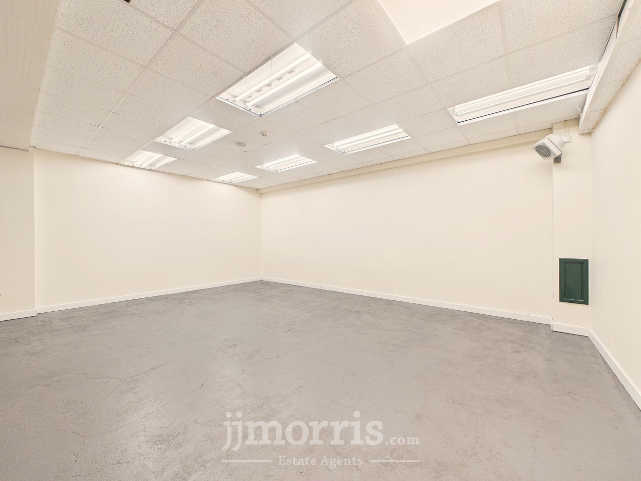 Pendre, Canolfan Teifi Pendre, SA43