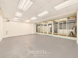 Pendre, Canolfan Teifi Pendre, SA43