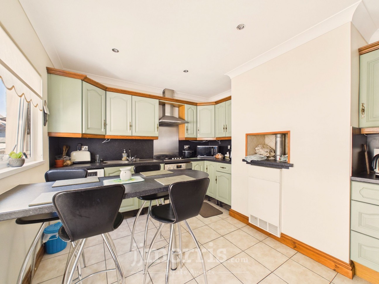 St. Davids Place, Goodwick, SA64
