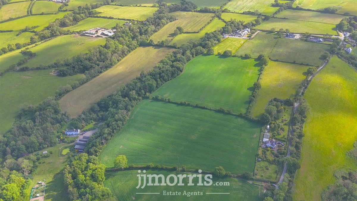 Glanhelig, Aberporth, SA43 | JJ Morris Chartered Surveyors & Estate Agents