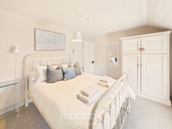 Glanhafan, Solva, SA62