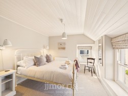 Glanhafan, Solva, SA62