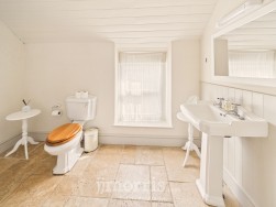 Glanhafan, Solva, SA62