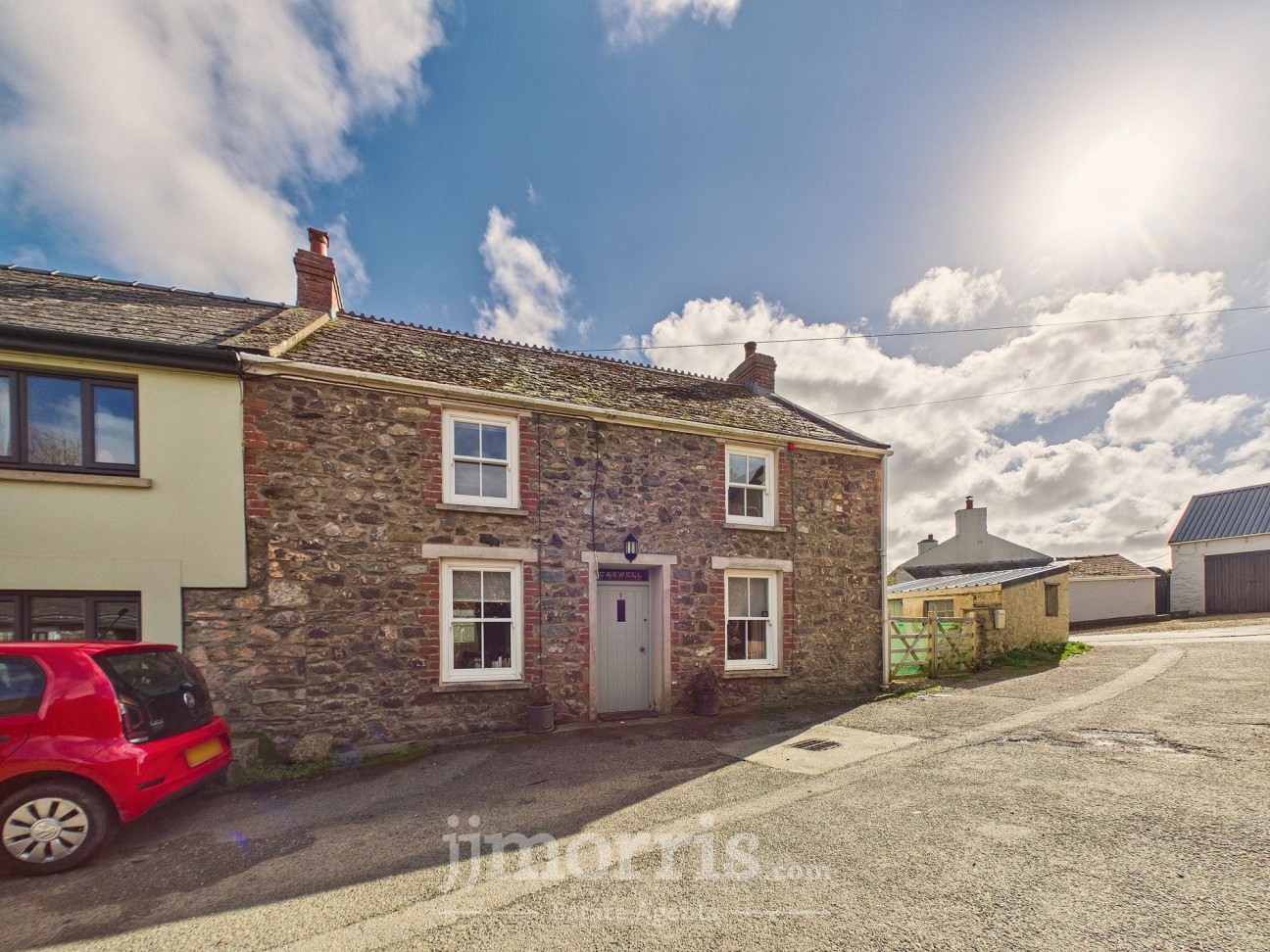 Glanhafan, Solva, SA62