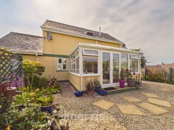 Parc Yr Eglwys, Dinas Cross, SA42