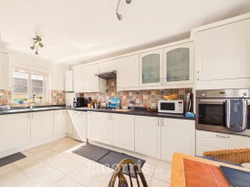Parc Yr Eglwys, Dinas Cross, SA42