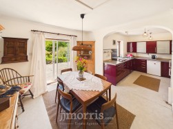 Long Street, Newport, SA42