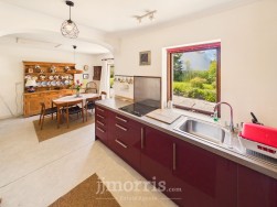 Long Street, Newport, SA42