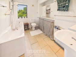 Long Street, Newport, SA42