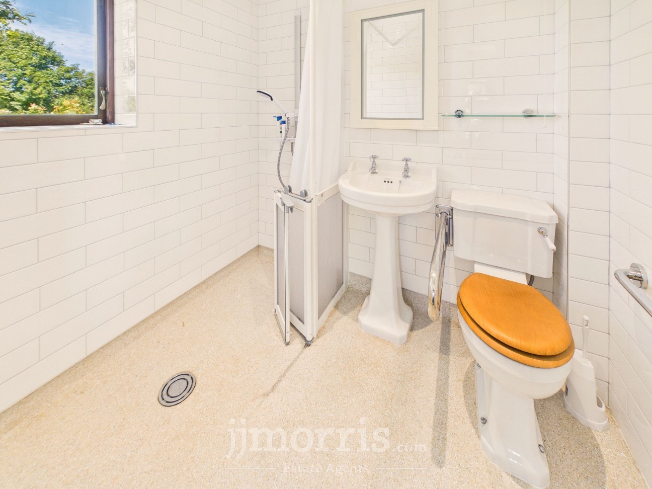 Long Street, Newport, SA42