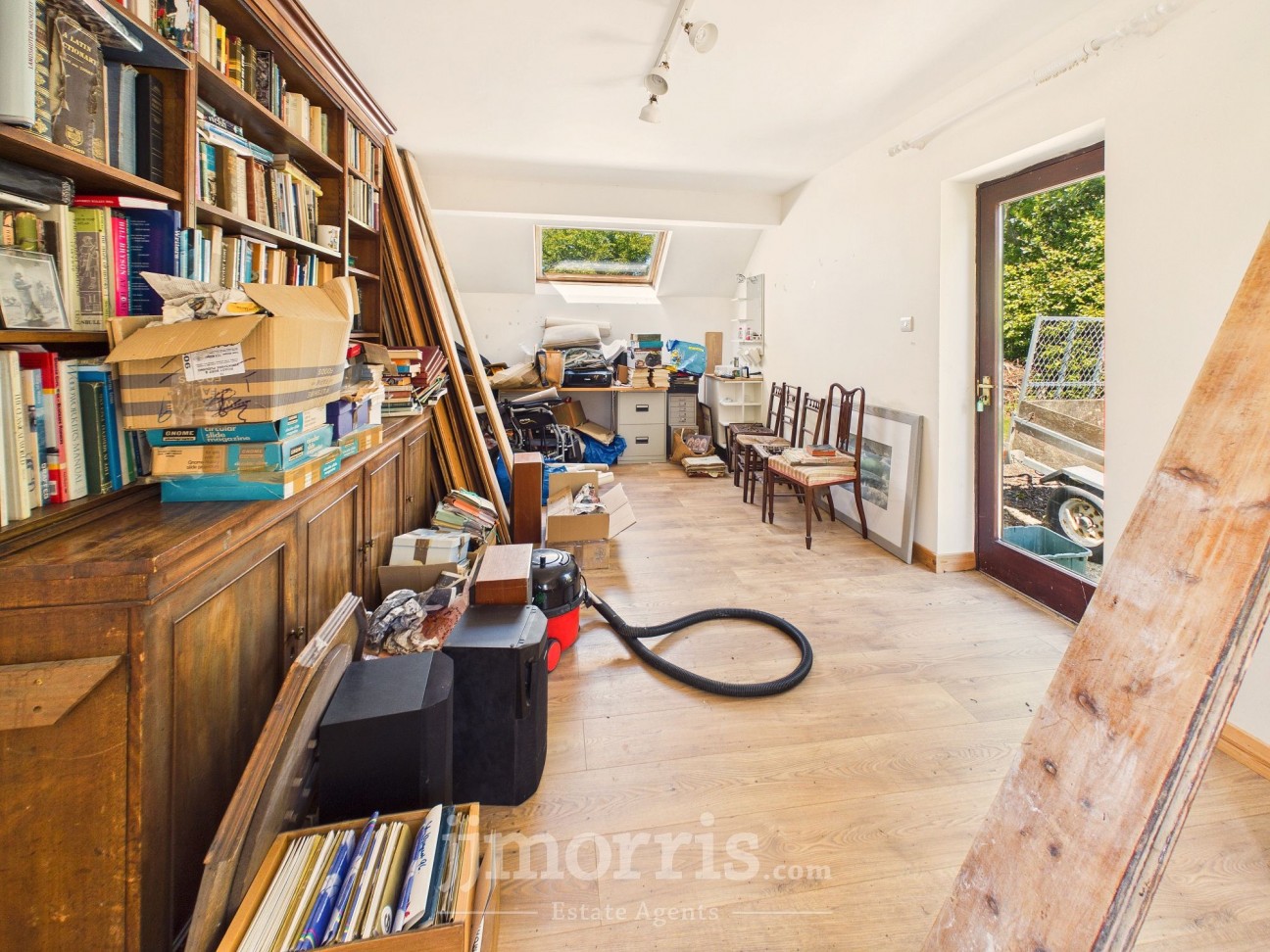 Long Street, Newport, SA42
