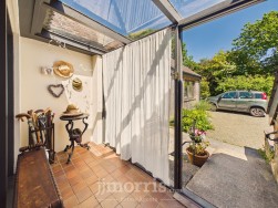 Long Street, Newport, SA42