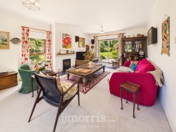 Long Street, Newport, SA42