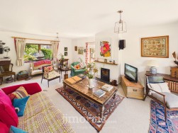 Long Street, Newport, SA42
