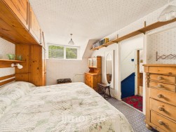 Dinas Cross, Newport, SA42
