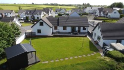 Bro Deirian, Efailwen, SA66