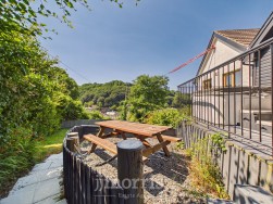 Old Newport Road, Lower Town, SA65