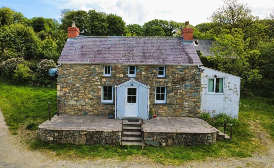 Dinas Cross, Newport, SA42