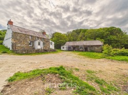 Dinas Cross, Newport, SA42