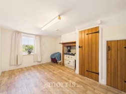 Dinas Cross, Newport, SA42