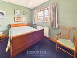 Parc Yr Eglwys, Dinas Cross, SA42
