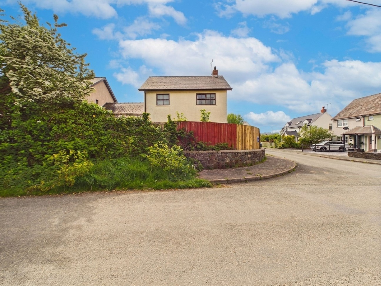 Parc Yr Eglwys, Dinas Cross, SA42