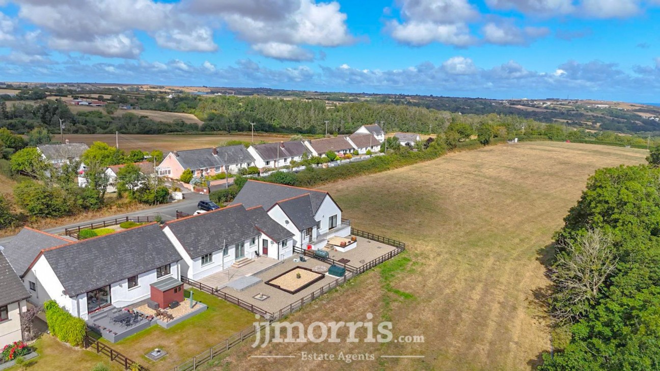 Lon Yr Ysgol, Blaenporth, SA43