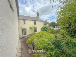 Long Street, Newport, SA42