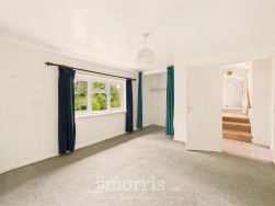 Long Street, Newport, SA42