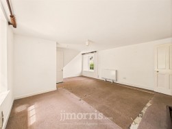 Long Street, Newport, SA42