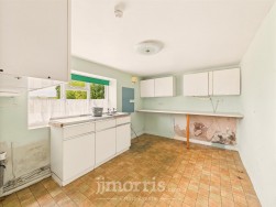 Long Street, Newport, SA42