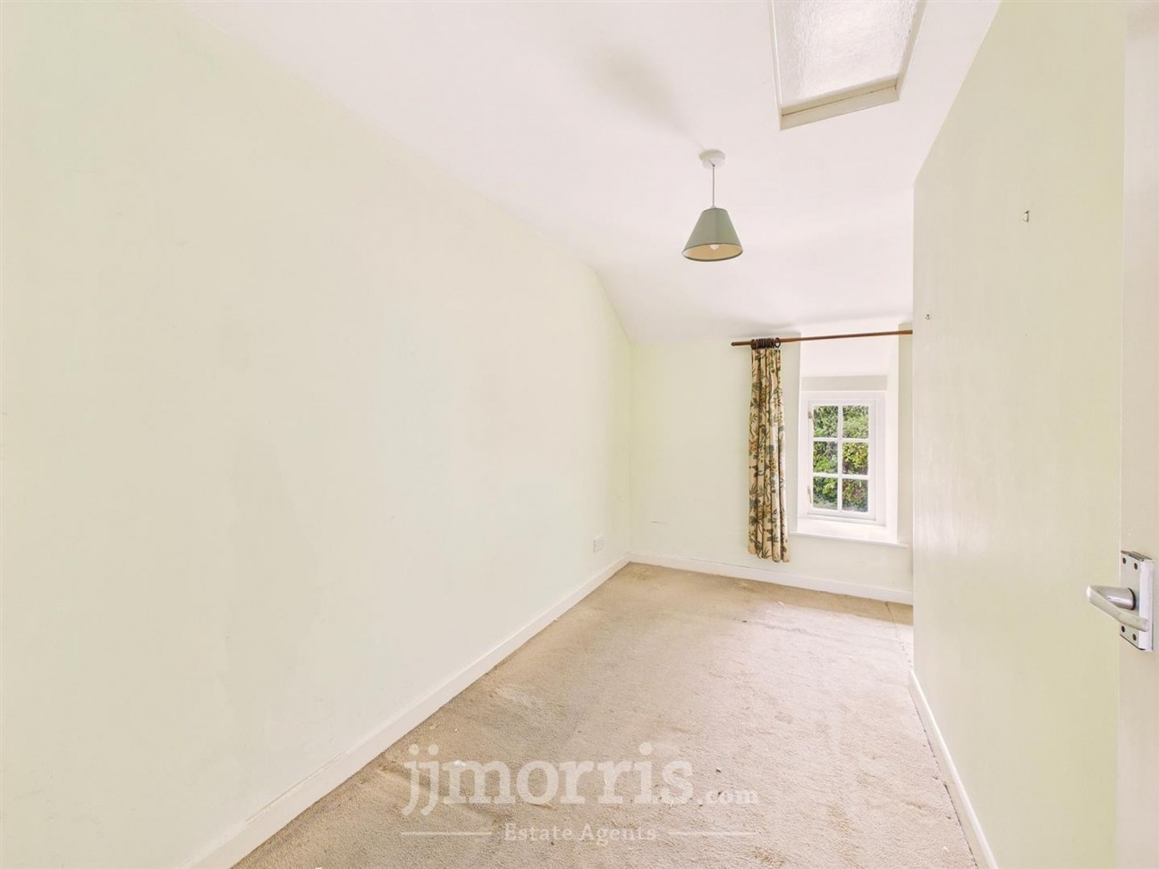 Long Street, Newport, SA42