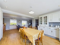 Lon Yr Ysgol, Blaenporth, SA43