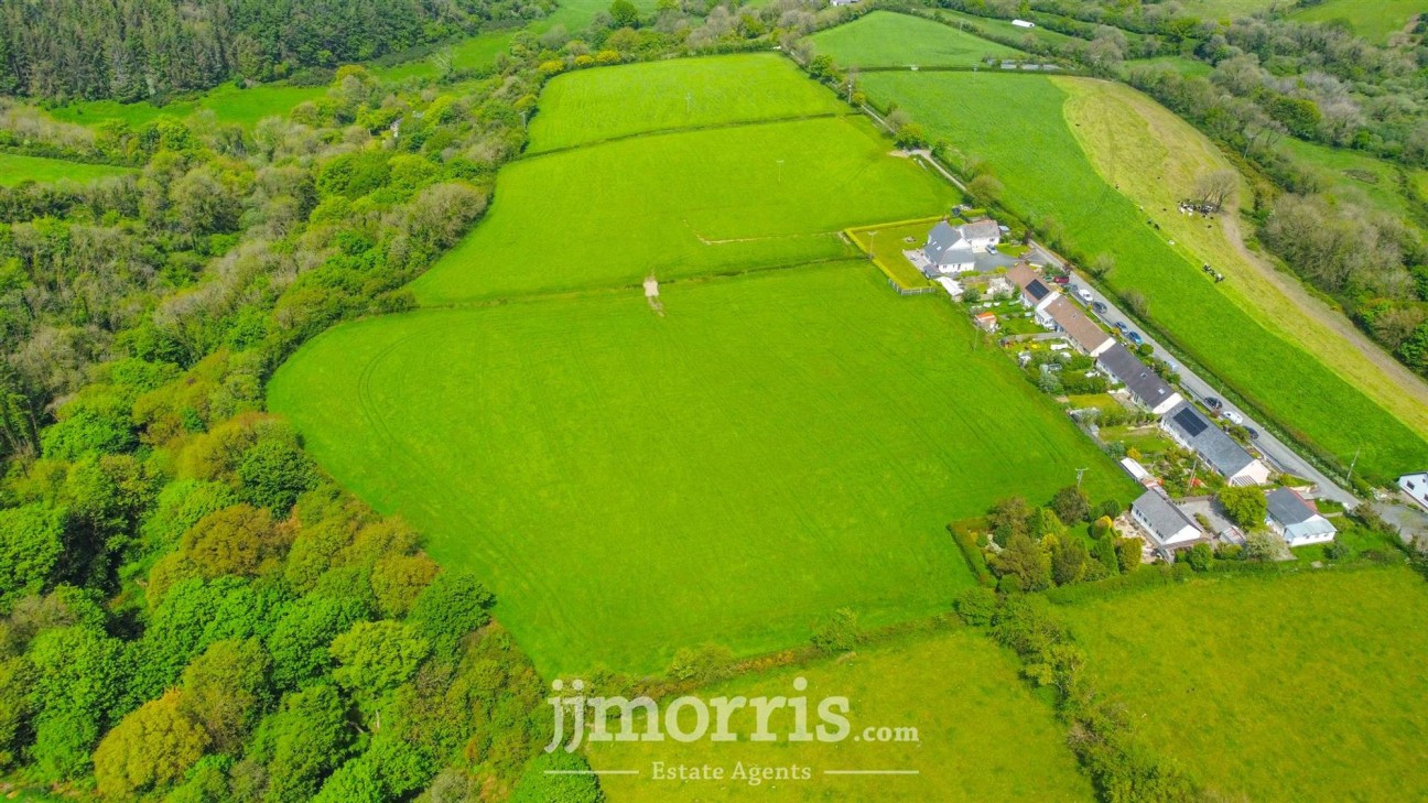 Lon Yr Ysgol, Blaenporth, SA43