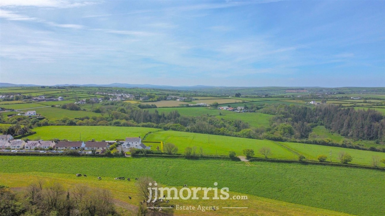 Lon Yr Ysgol, Blaenporth, SA43