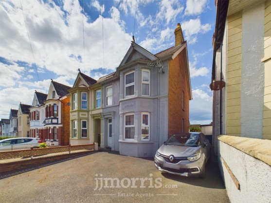 Aberystwyth Road, Cardigan, SA43