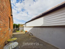 Aberystwyth Road, Cardigan, SA43