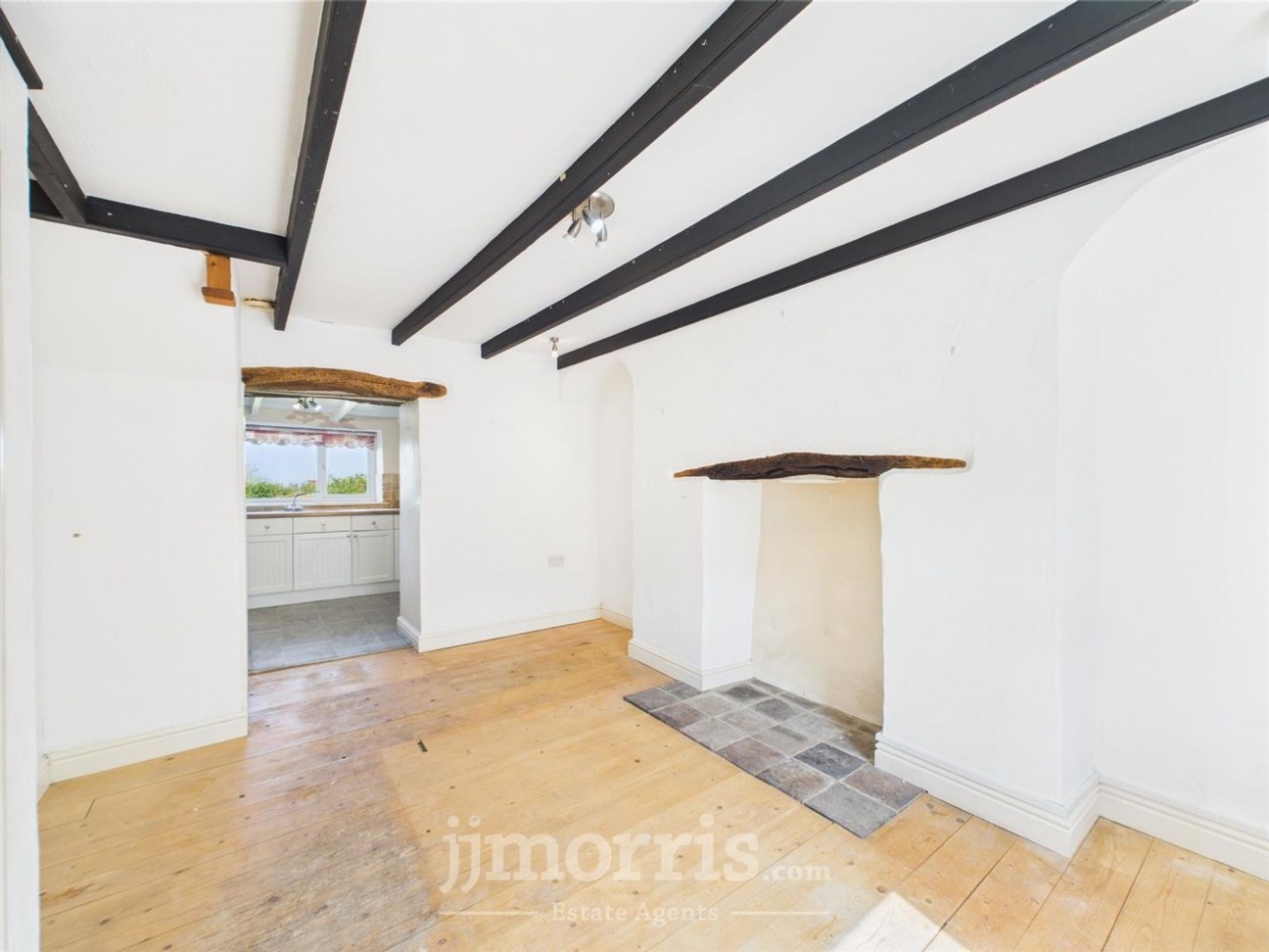 Dinas Cross, Newport, SA42