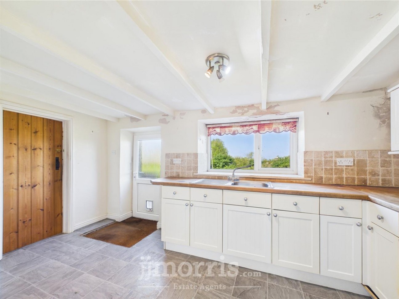 Dinas Cross, Newport, SA42