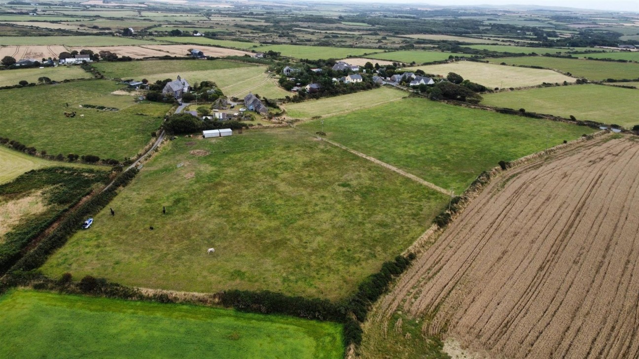 Carnhedryn, Solva, SA62