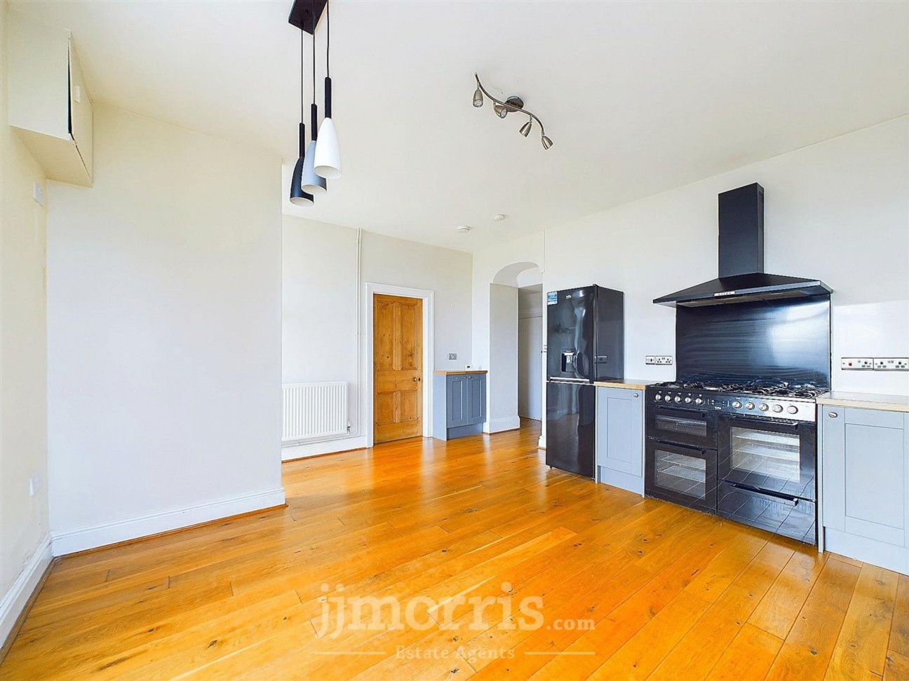 Stop And Call, Goodwick, SA64