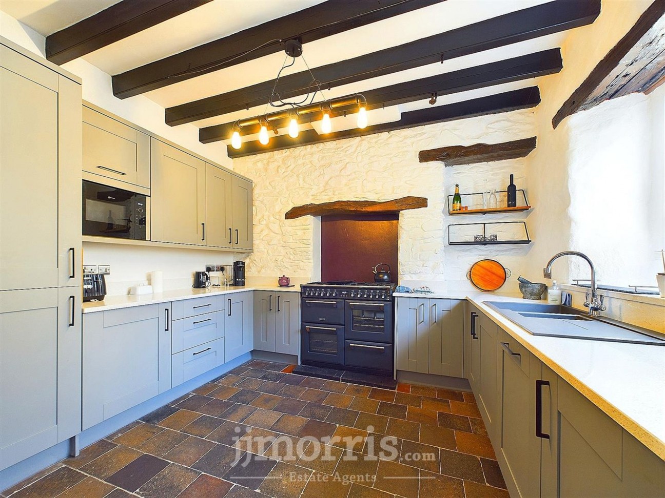 Dinas Cross, Newport, SA42