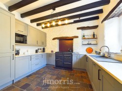 Dinas Cross, Newport, SA42