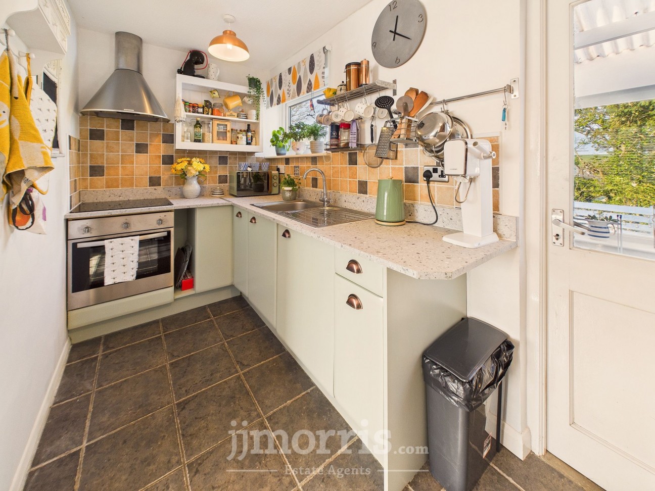 Dinas Cross, Newport, SA42