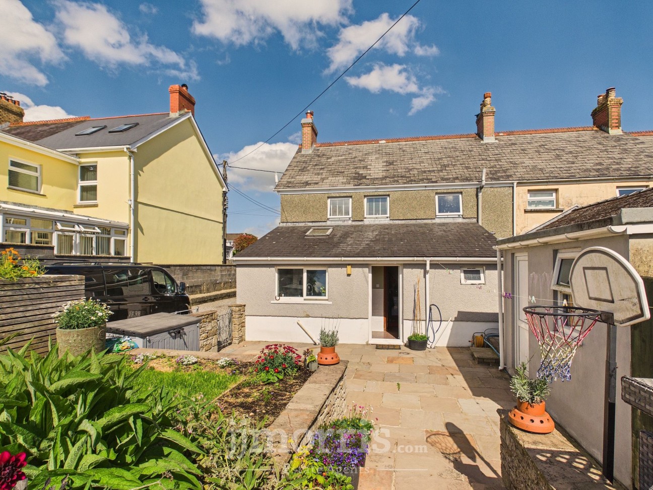 Clynderwen, SA66