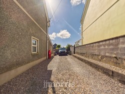 Clynderwen, SA66