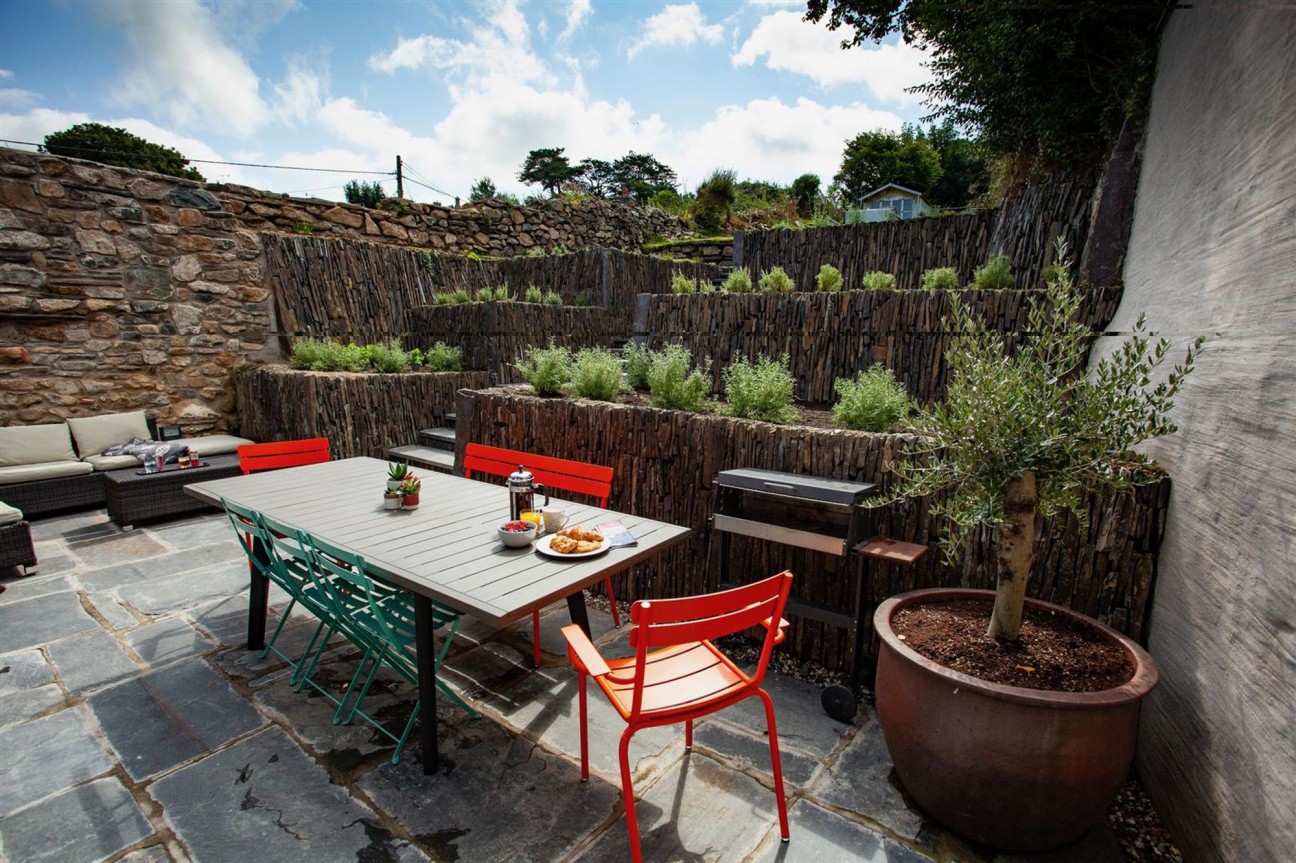 Upper West Street, Newport, SA42